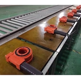 Cần trục kính thiên văn Boom Crane Truyền động bằng thủy lực cho Bộ theo dõi năng lượng mặt trời Servo Motor Slewing Drive 14 &quot;