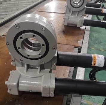 Ăng-ten vệ tinh Ổ đĩa quay dọc Động cơ 12VDC Bộ truyền động bánh răng