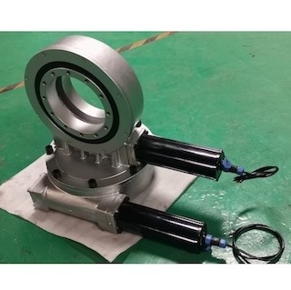 Bộ truyền động vòng quay trục kép cho hệ thống theo dõi năng lượng mặt trời của bảng điều khiển PV